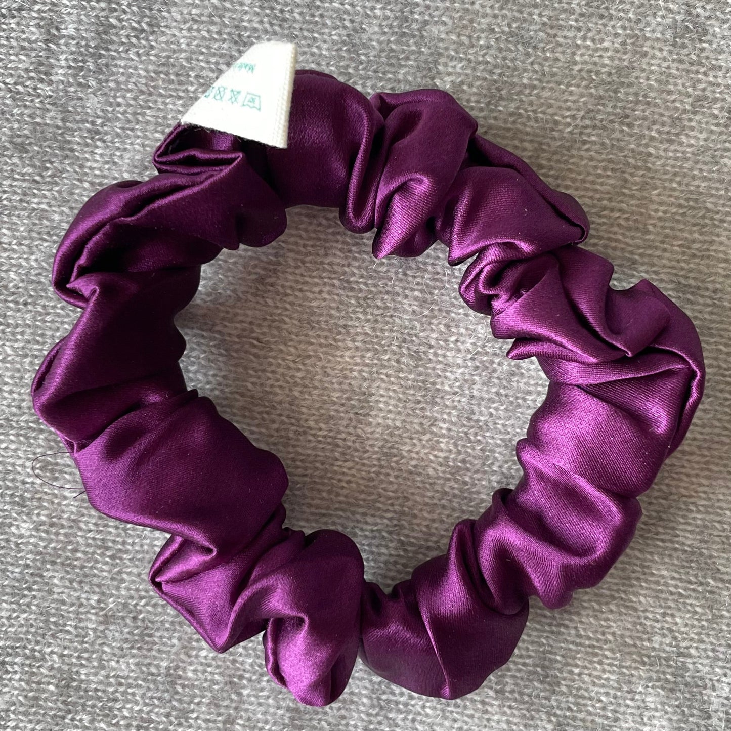 Pure mulberry silk scrunchie in 30 momme thickness Purple