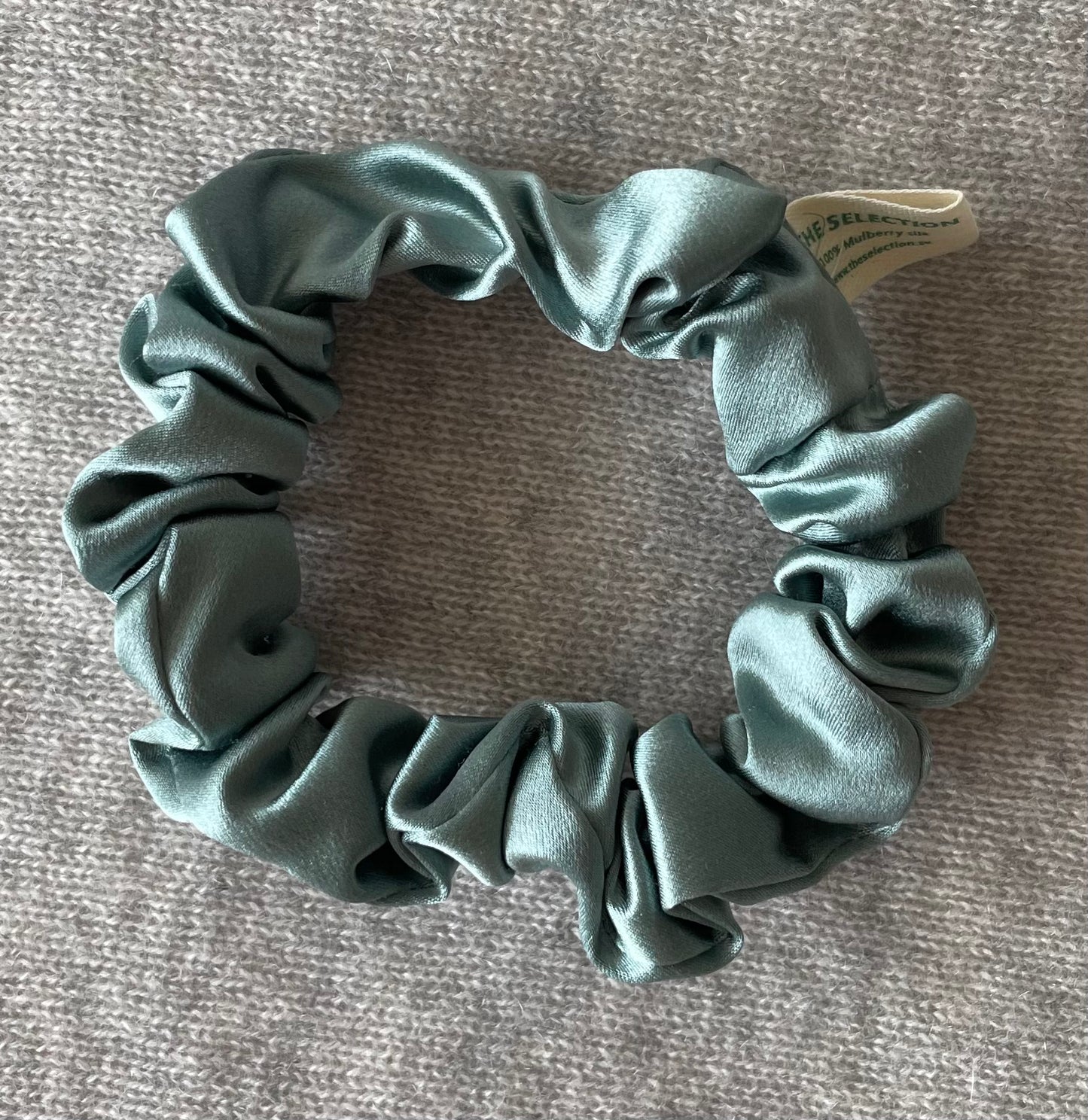 100% 30 momme Silk Scrunchie Small