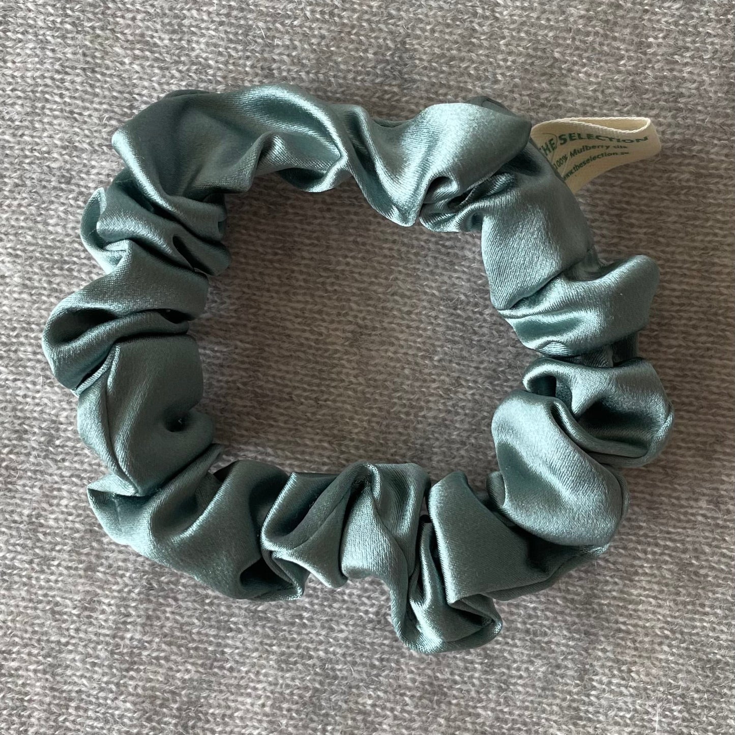 Pure mulberry silk scrunchie in 30 momme thickness Ocean blue color
