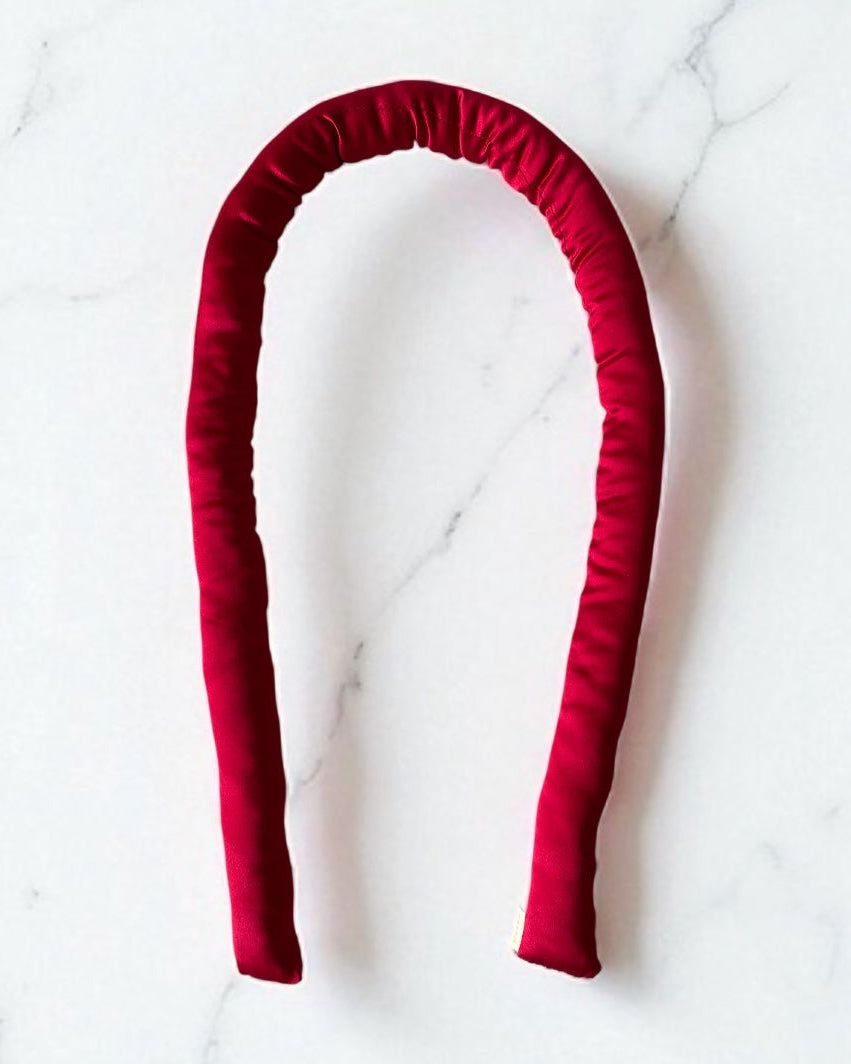30 momme silk overnight curler with 100% organic cotton filling, 1 m long in cherry red color. Handmade in Sweden