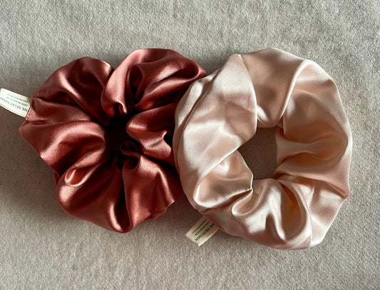 The Silk Scrunchie Habit: Why We Ditched Elastic to Protect Our Hairlines