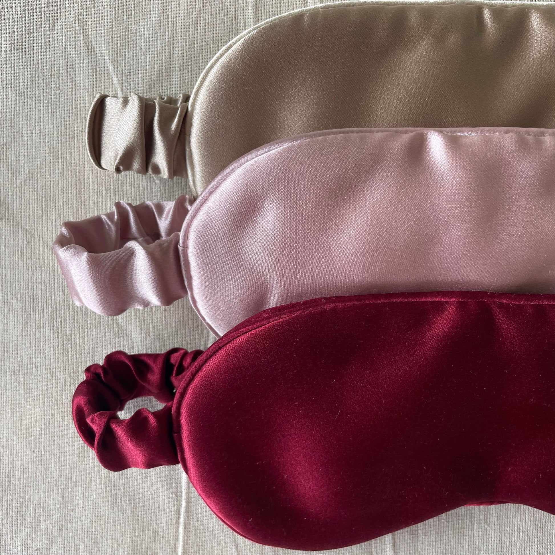 100% 30 momme silk eye mask with 100% silk filling 