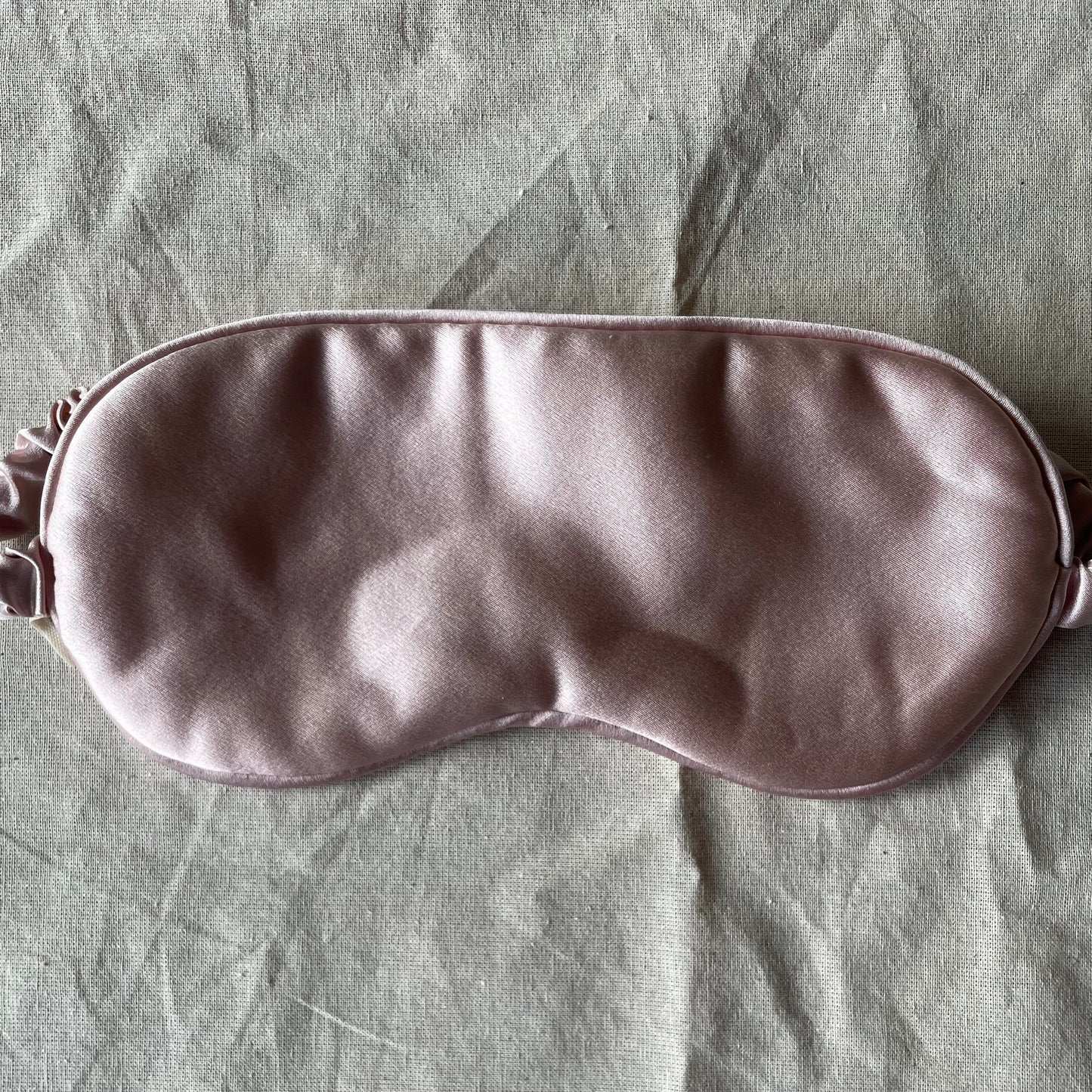 30 momme silk eye mask with 100% silk fillings In rose color 