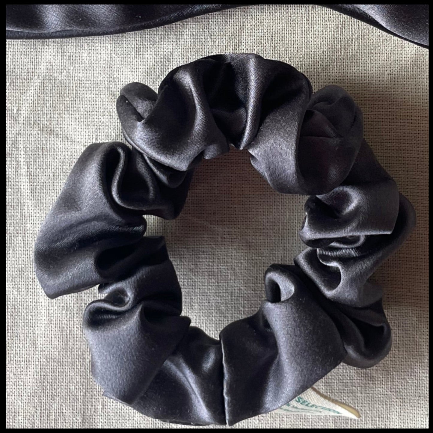 30 momme silk standard scrunchie in elephant grey color 