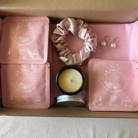 Essential box with baroque pearl Swedish beeswax candle 30 momme silk scrunchie 12 herbal tea
