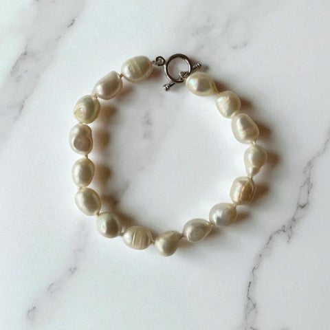 Baroque freshwater pearl braclet white, hand knotted with 925 sterling silver clasp and 100% silk thread