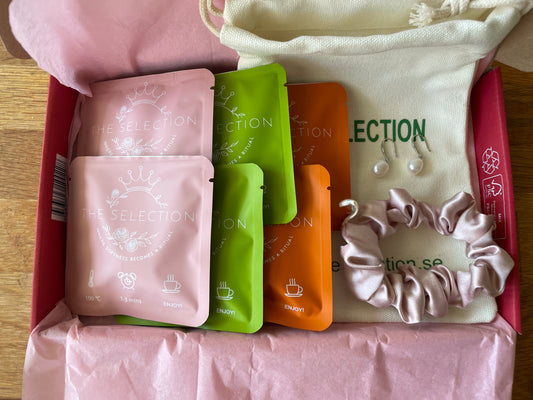 The Elegant Box – Luxury Gift Set with Tea, 30 Momme Silk Scrunchie & Pearl Earrings