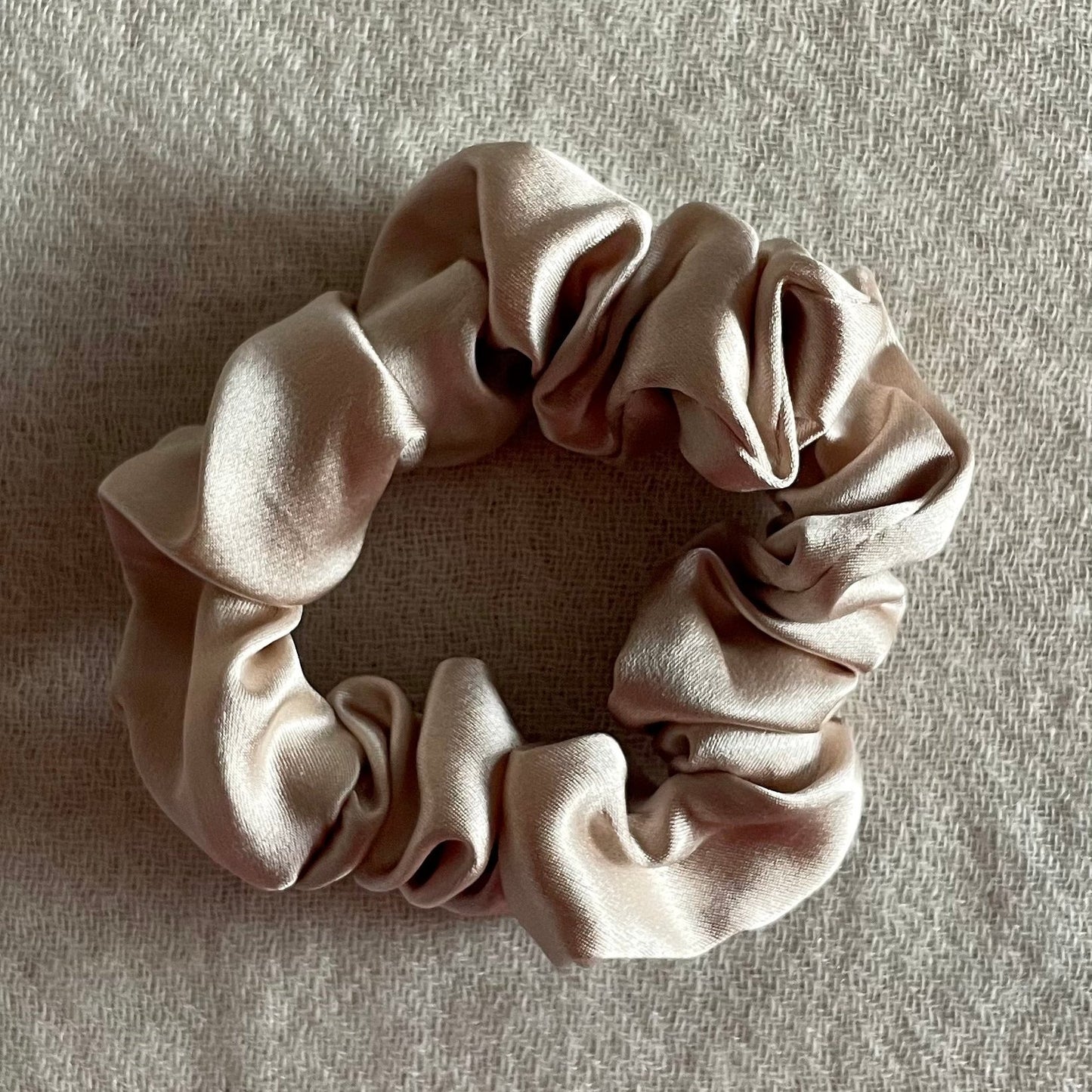 100% 30 momme mulberry silk scrunchie small, champange color