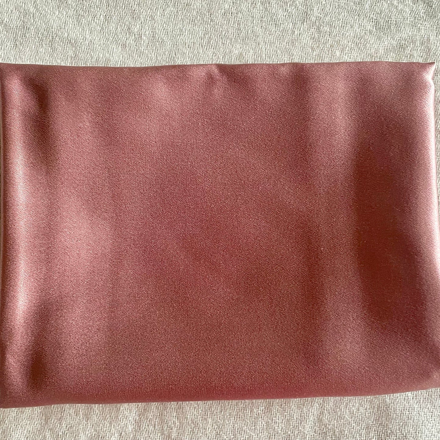 100% 22 momme mulberry silk pillowcase,rosewood color