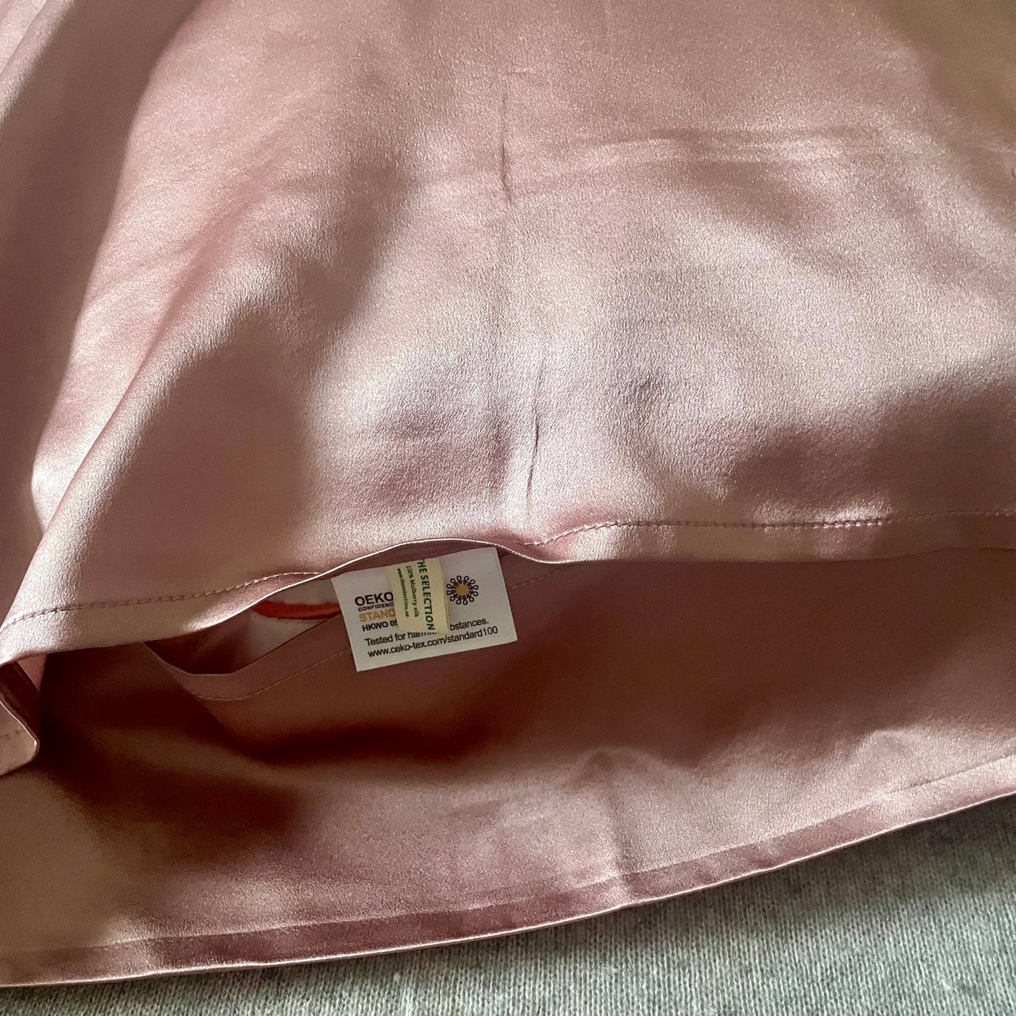 100% 22 momme mulberry silk pillowcase,rosewood color