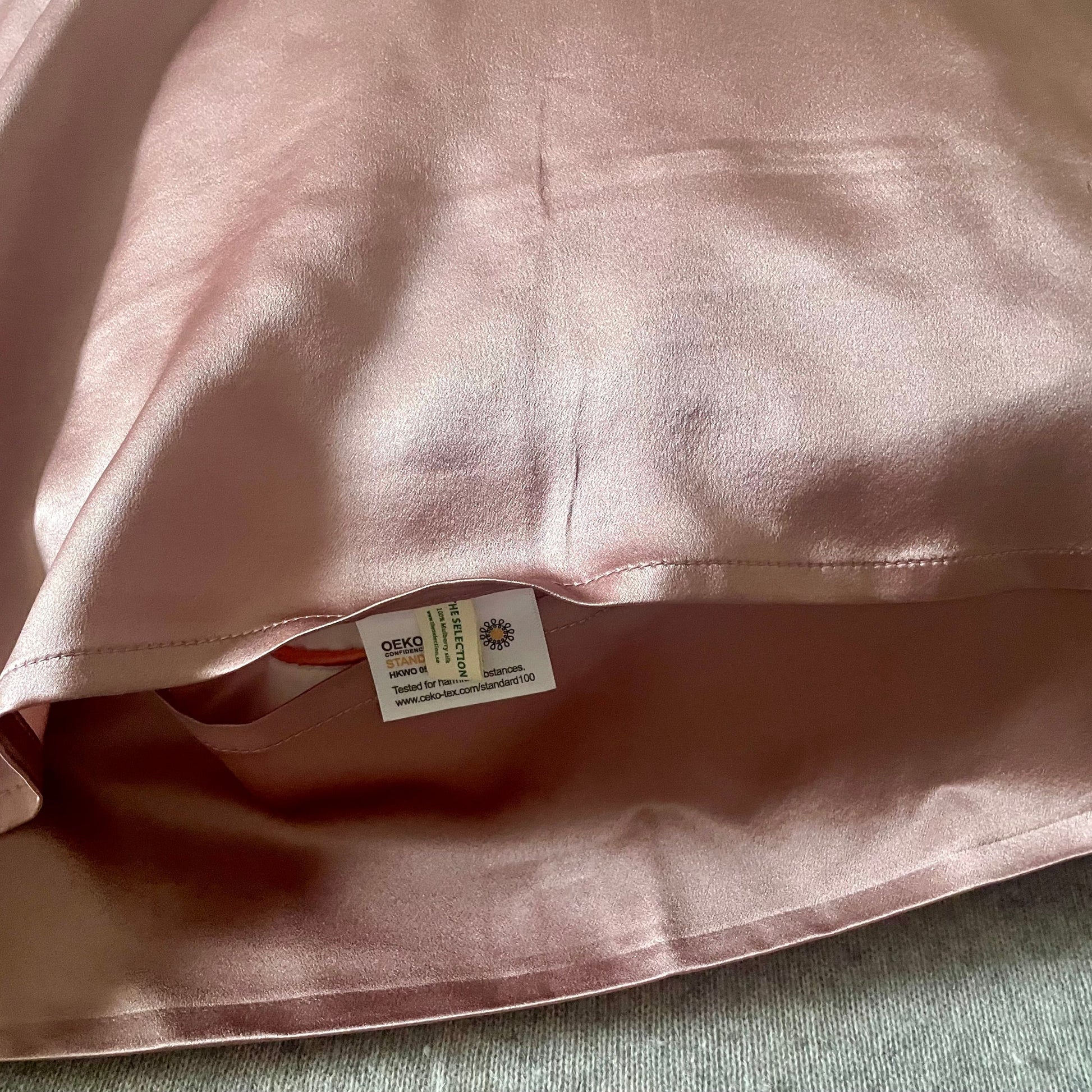 100% 22 momme mulberry silk pillowcase,rosewood color