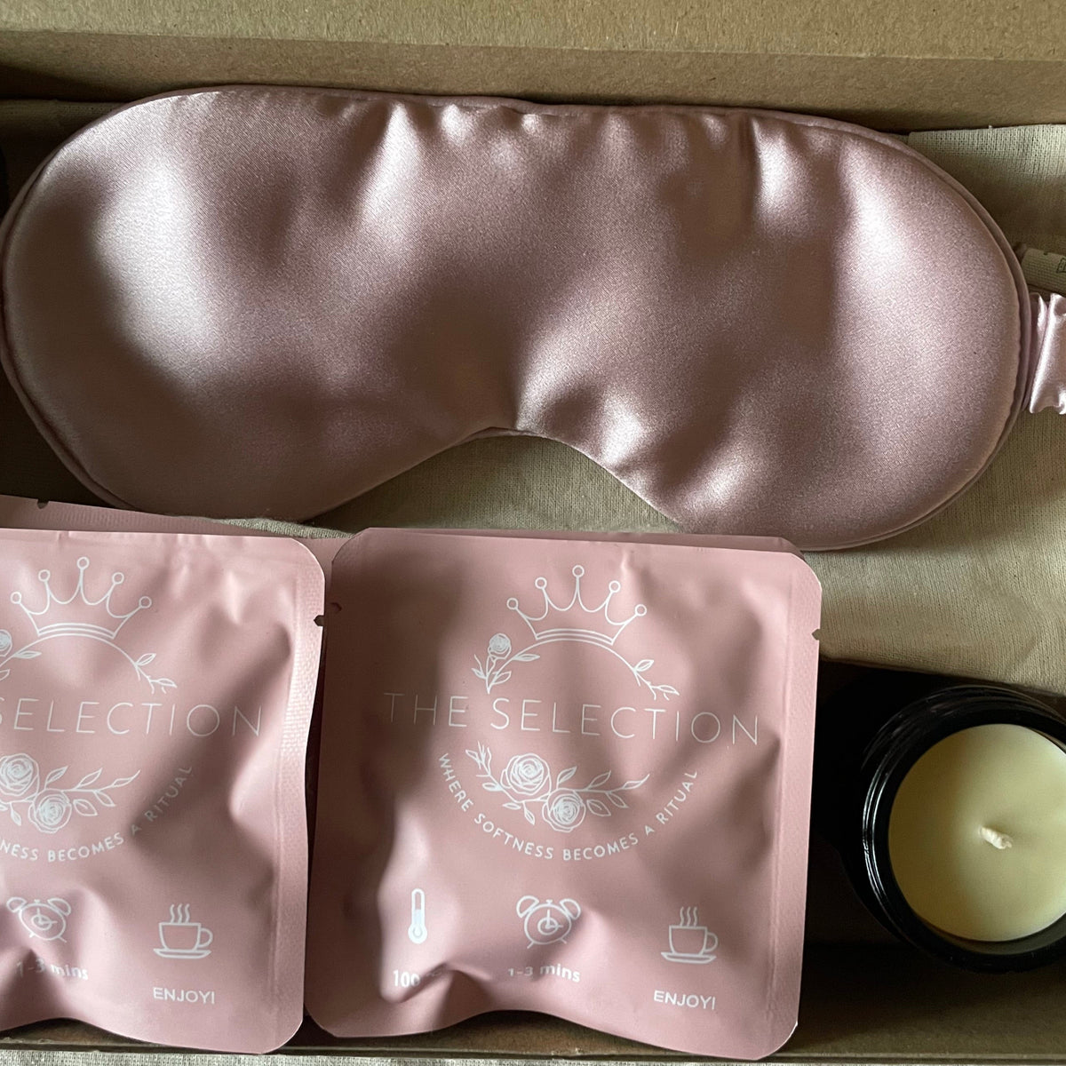 Sleep ritual box with 30 momme silk eye mask, 12 herbal tea and 1 Swedish beeswax and rapeseed wax high efficiency hand poured candle 